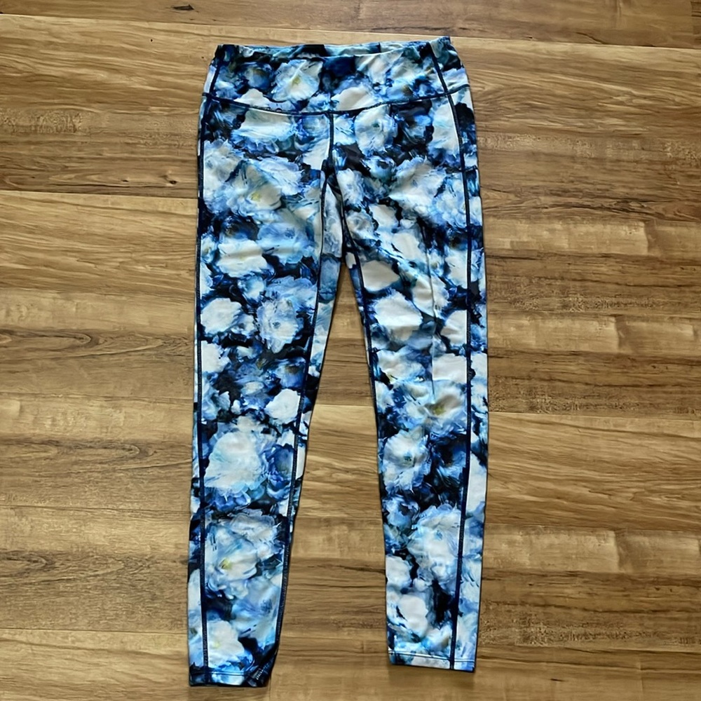 Athleta leggings size medium.